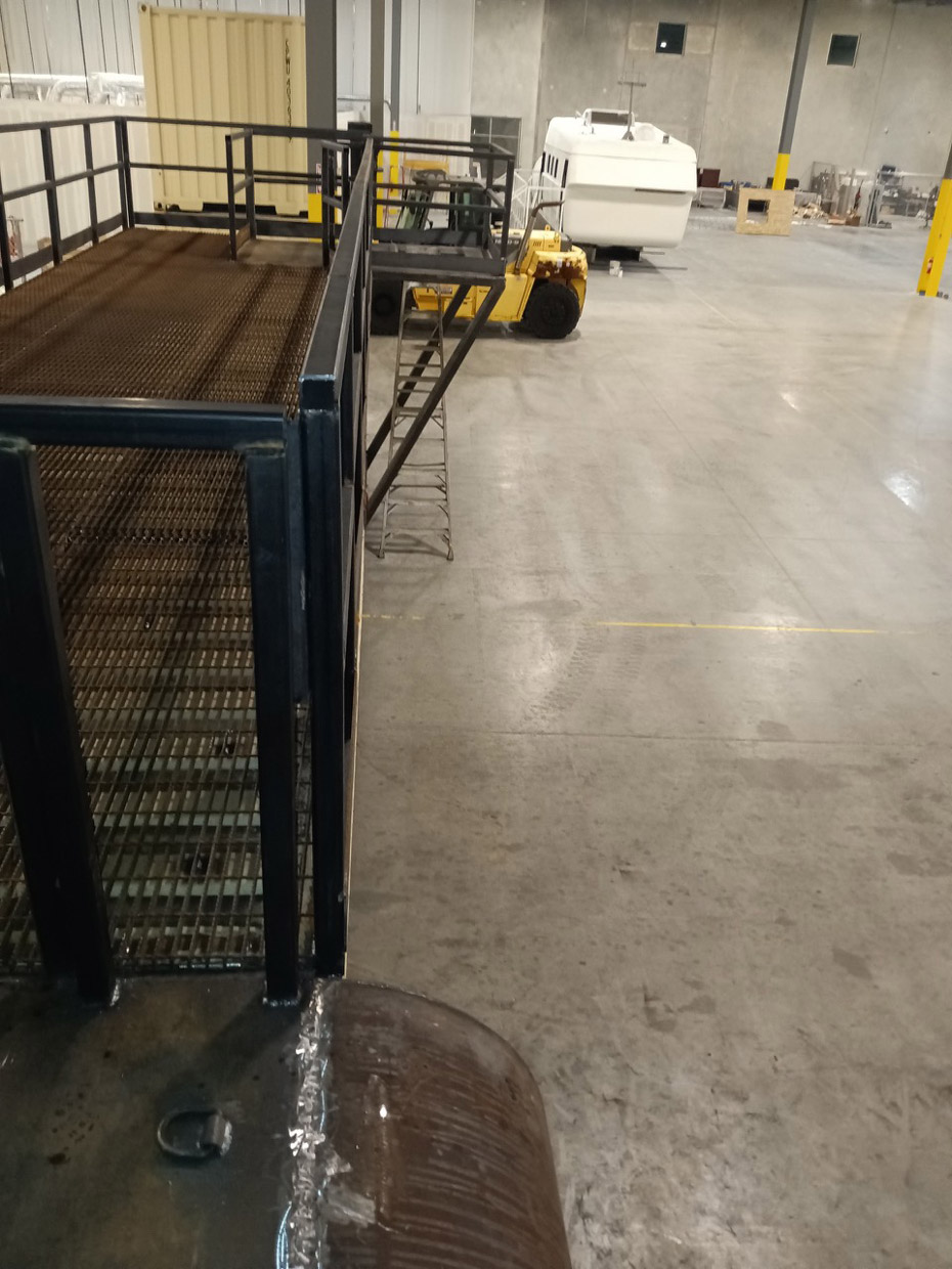 40ft mod rooftop deck with slip resistant grating