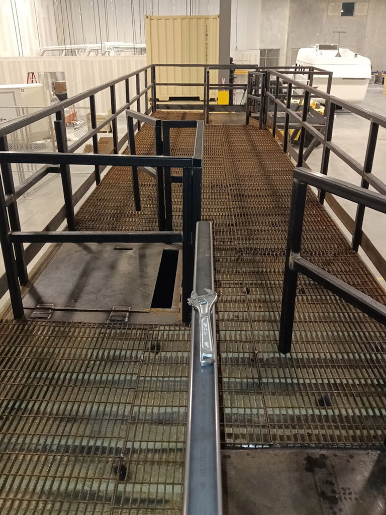 40ft training container rooftop grating and railing